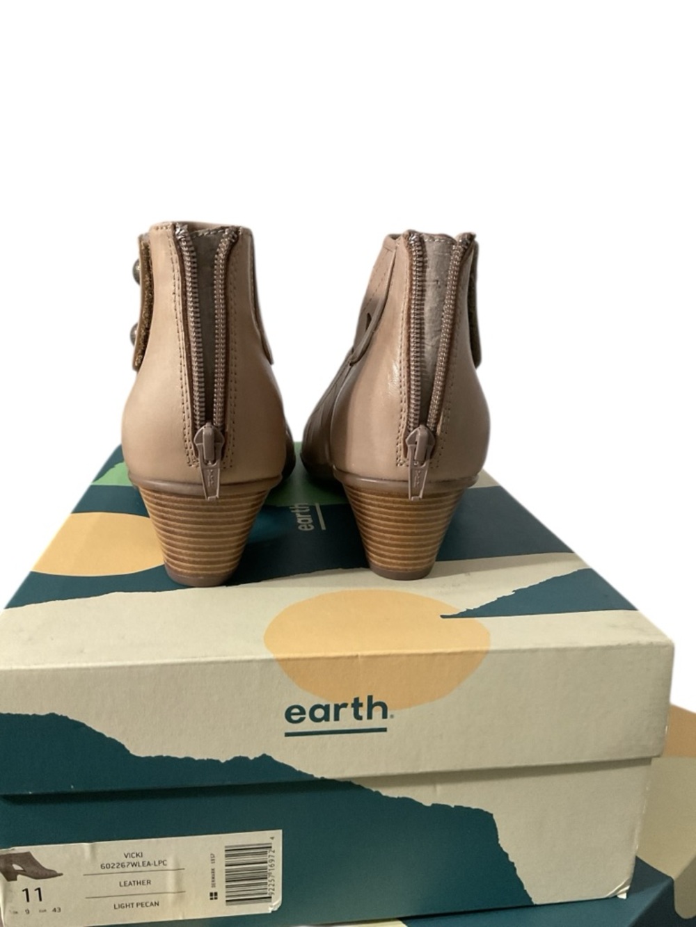 Earth “Vicki” Taupe Woven Peep-Toe Block Heel Sandal 2” Heel - Picture 2 of 6